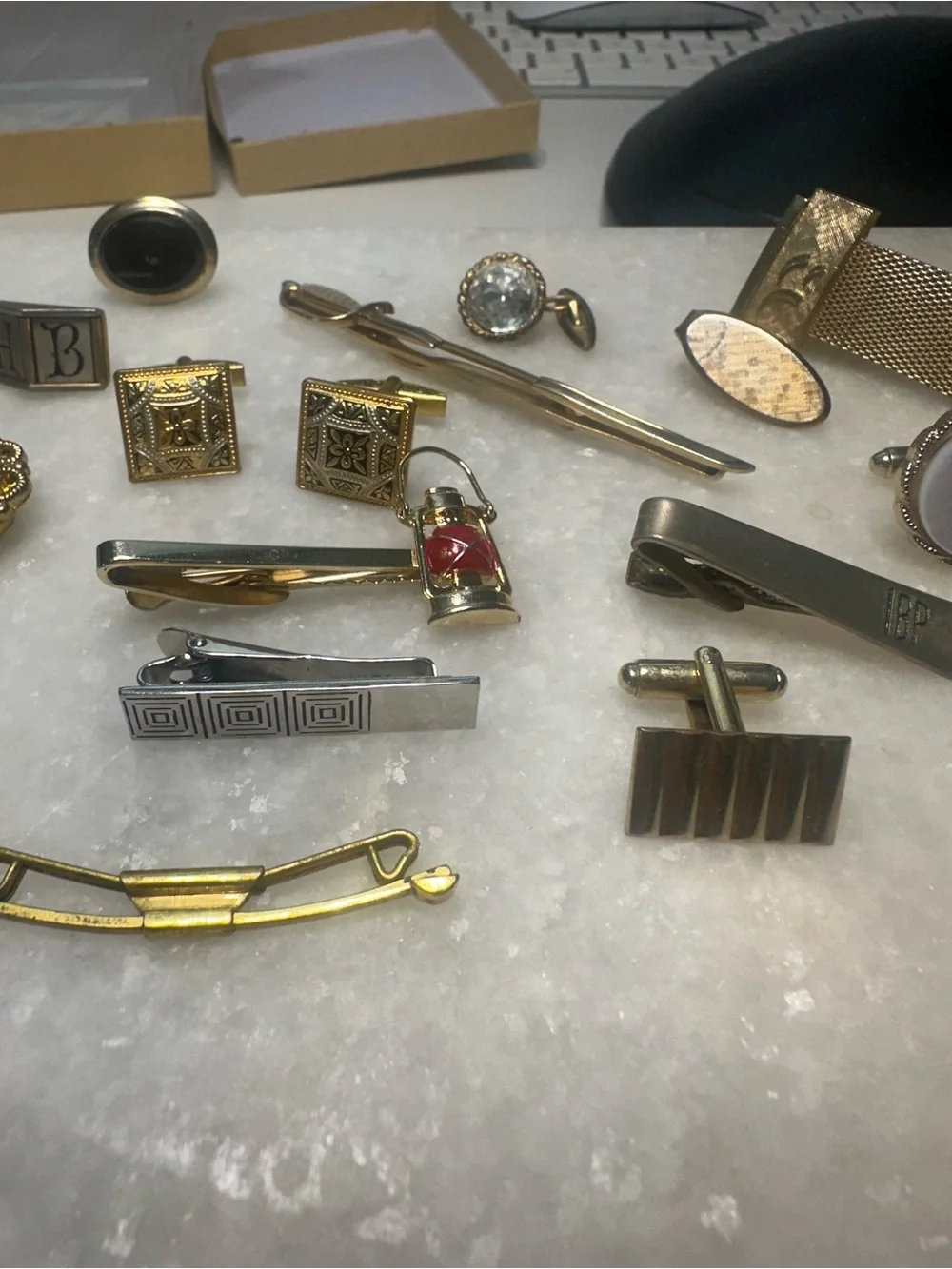 Vintage Men's Lot- Gold and Silver Tie Bar and Cufflinks